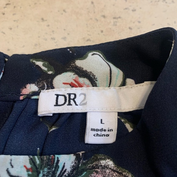 DR2 Navy Blue Floral Blouse, Size Large - Picture 2 of 6